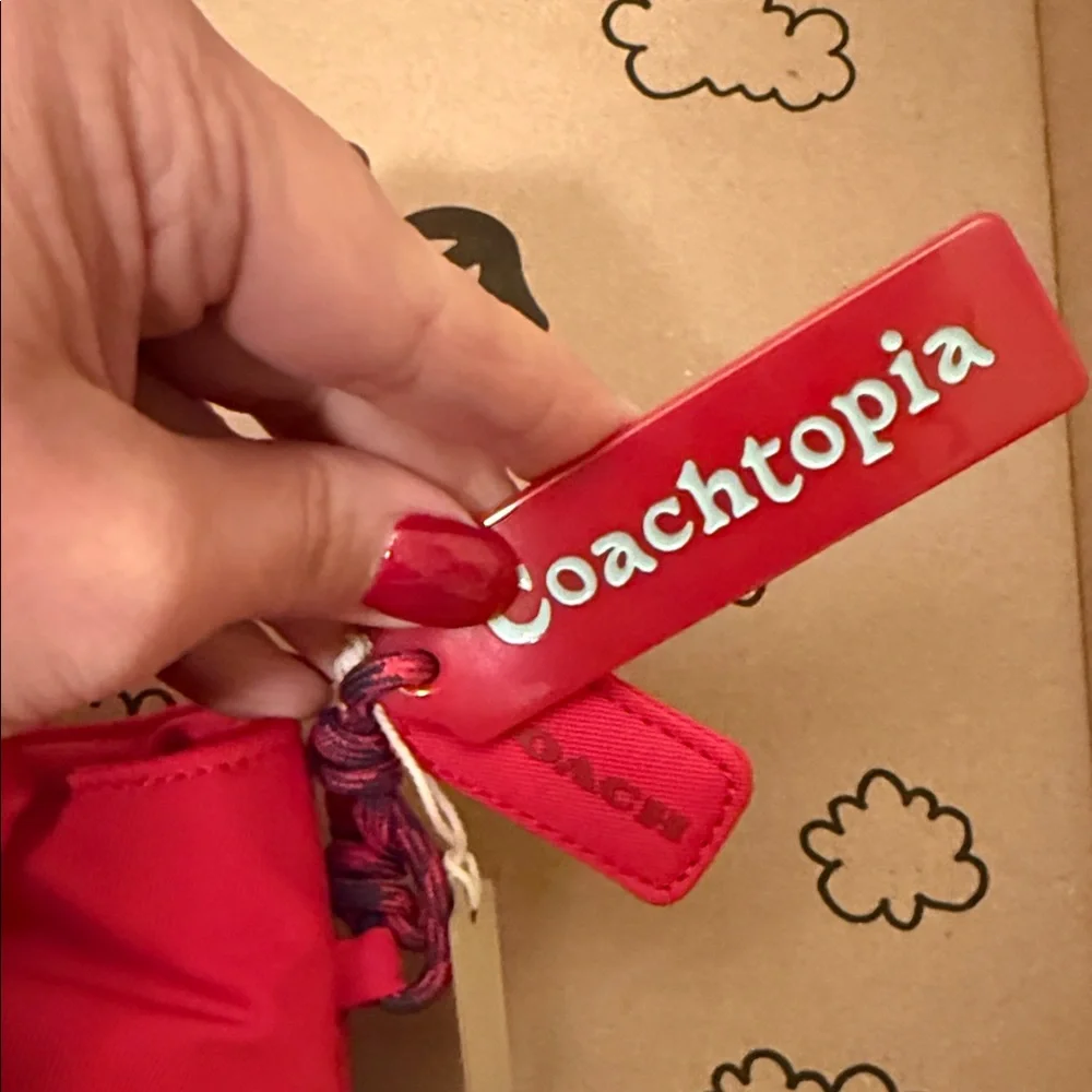 ❤️ Coach‎ NWT Coachtopia Red Loop Small Tote With Heart Appliqué - Picture 10 of 12